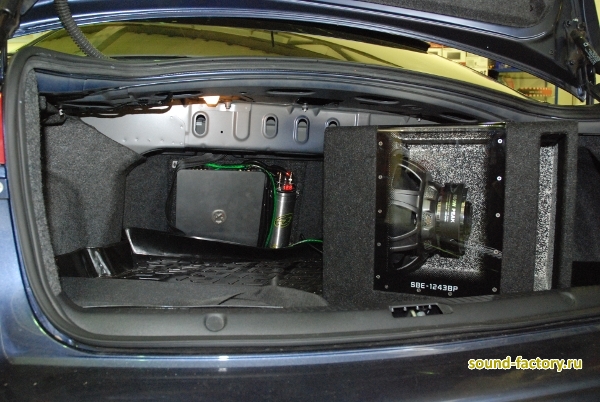 Уставновка: Сабвуфер в Mitsubishi Lancer X Установка: Сабвуфер в Mitsubishi Lancer X